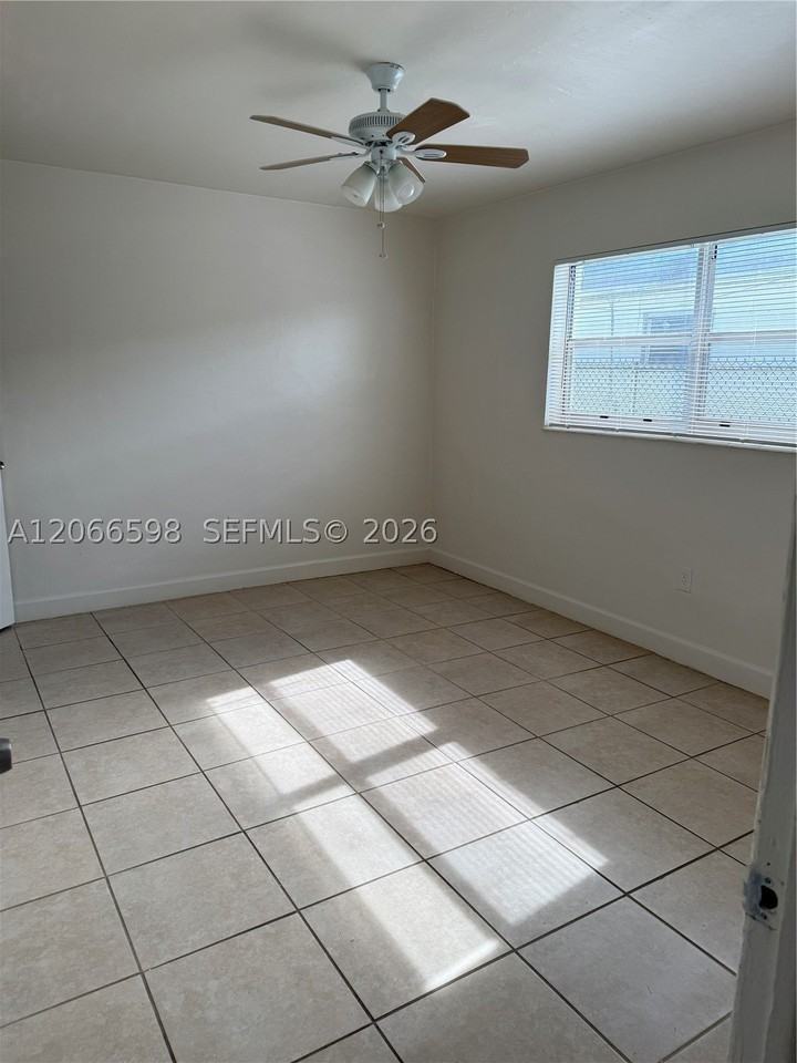 7241 Venetian St #11 - Photo 5 of 7