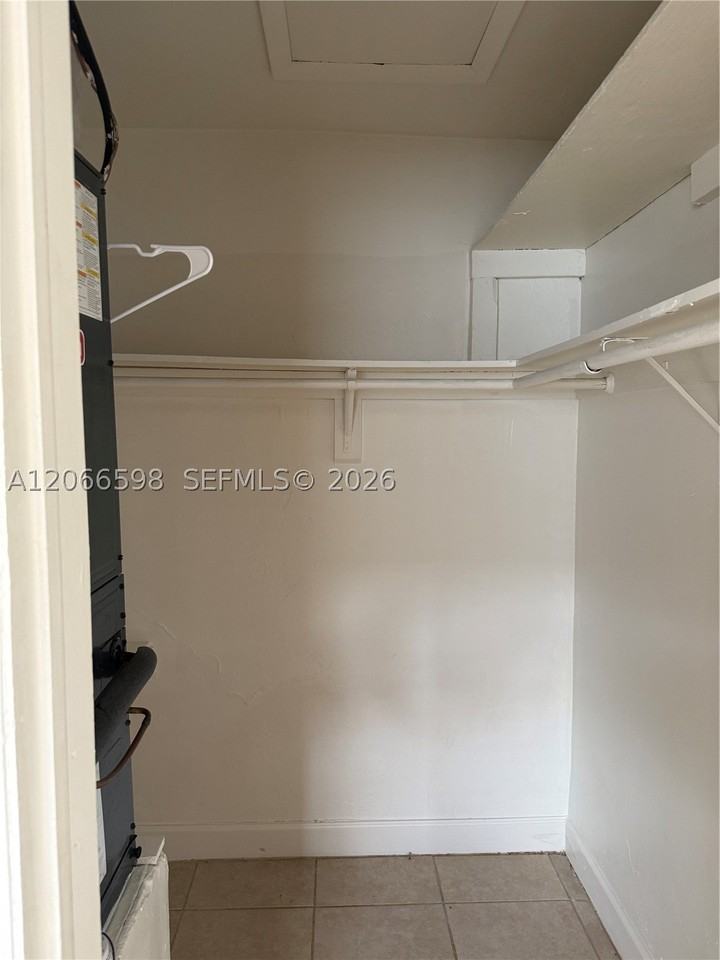 7241 Venetian St #11 - Photo 6 of 7