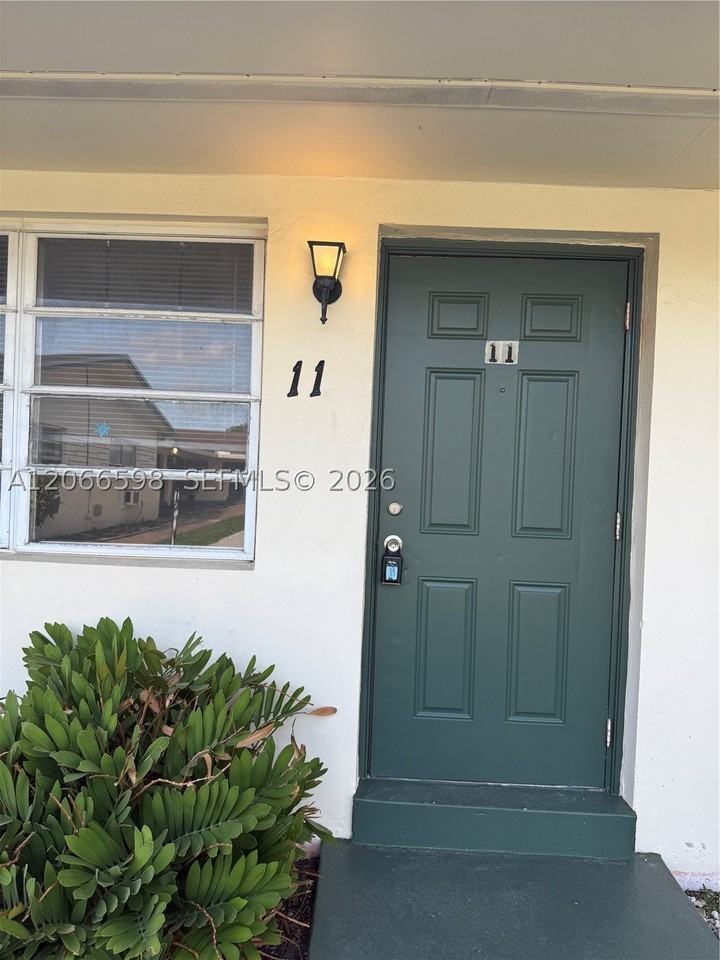 7241 Venetian St #11 - Photo 7 of 7