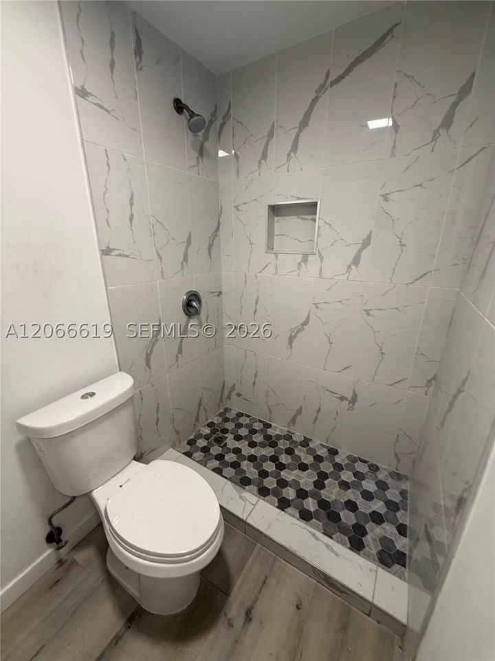 2910 NW 6th Ct - Photo 3 of 6