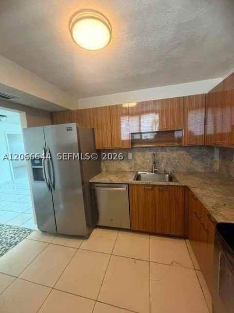 1666 West Ave #303 - Photo 6 of 20