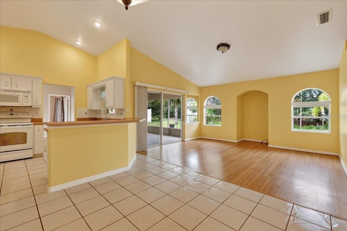 28 Princeton Ln - Photo 2 of 37
