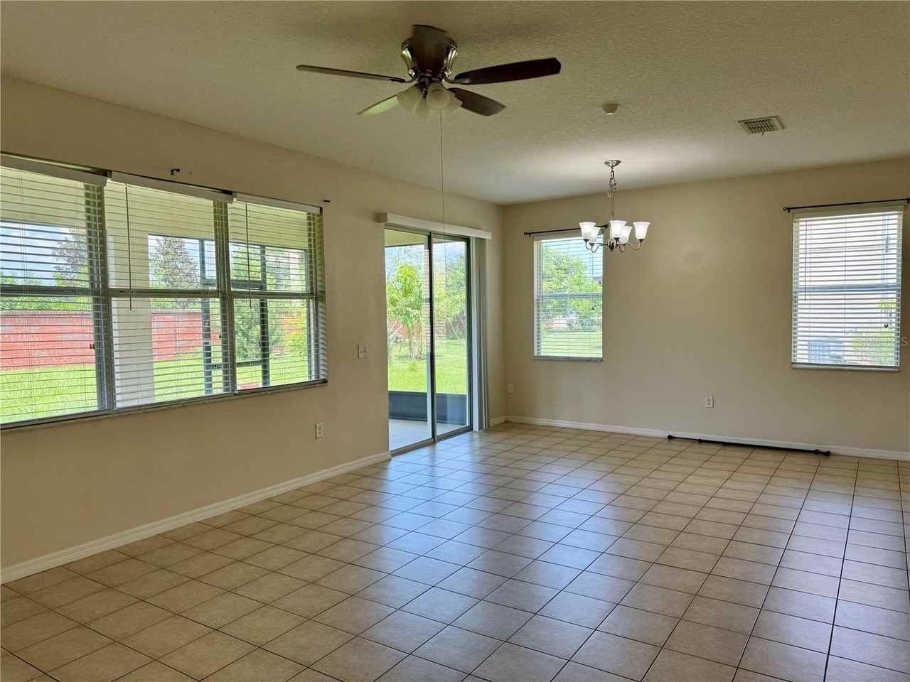 4912 Stone Acres Cir - Photo 5 of 32