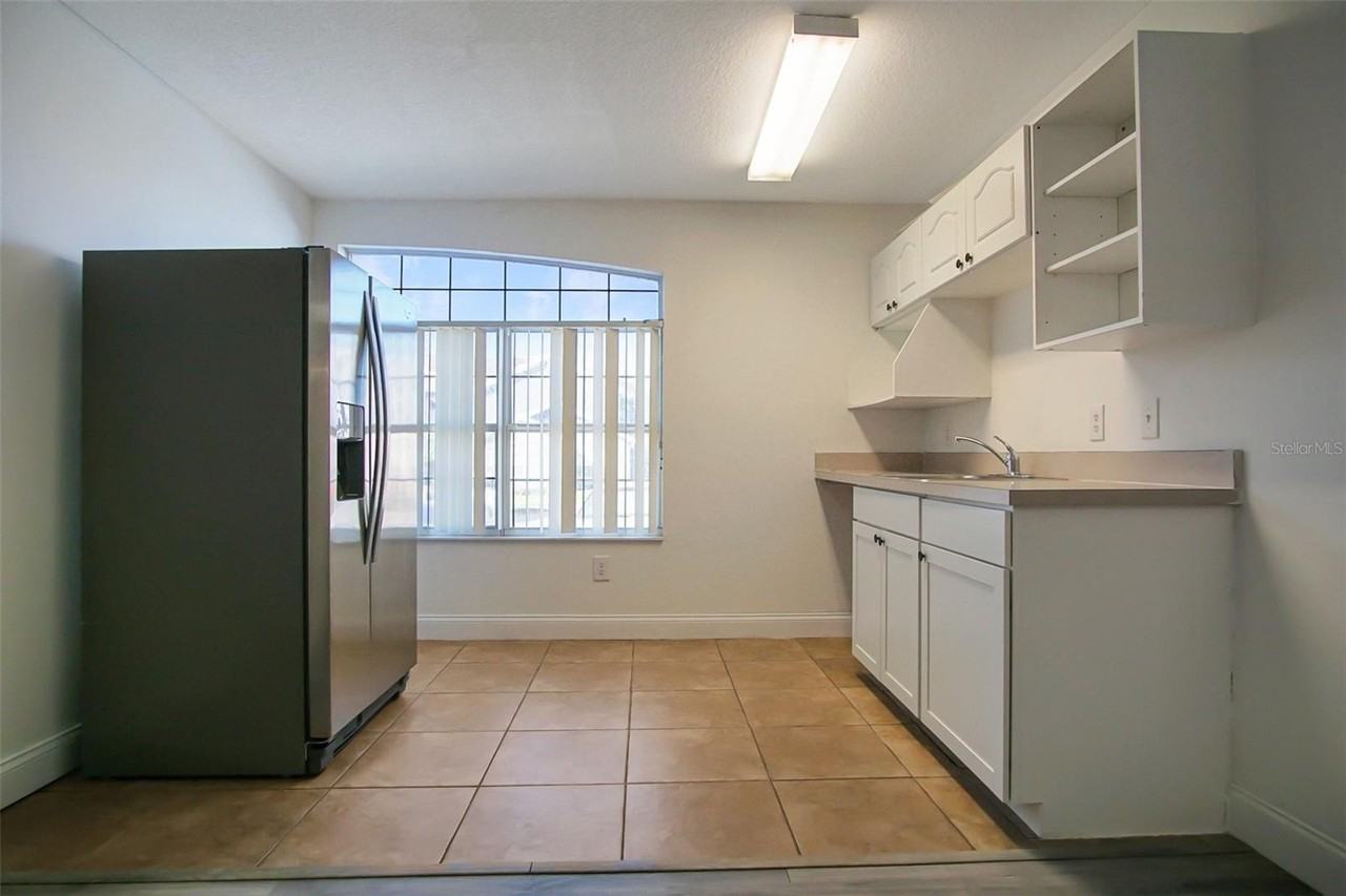 526 Caribbean Dr - Photo 2 of 12