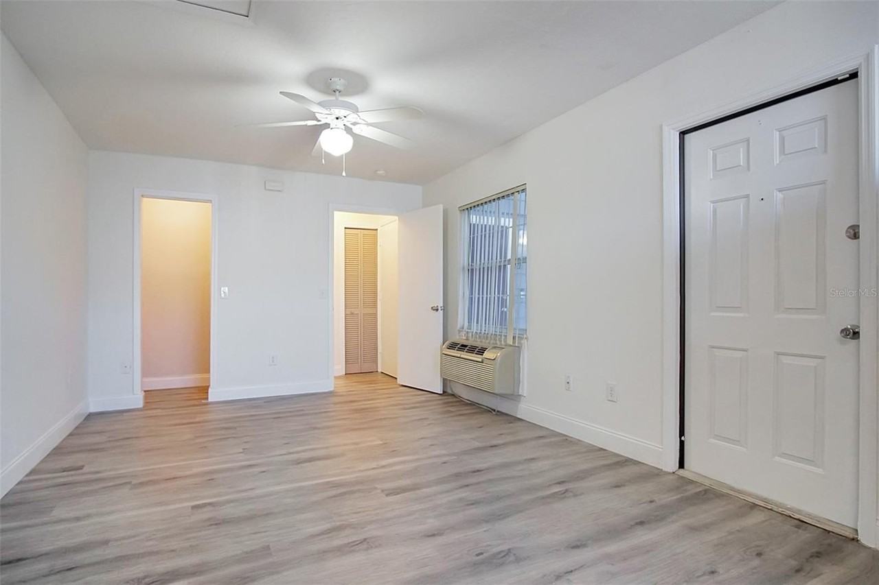 526 Caribbean Dr - Photo 4 of 12