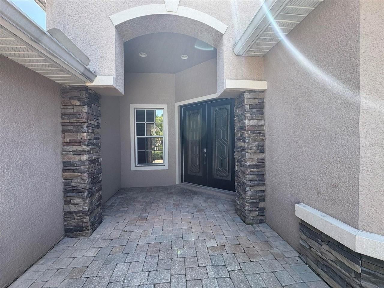 23307 Abercorn Ln - Photo 2 of 16