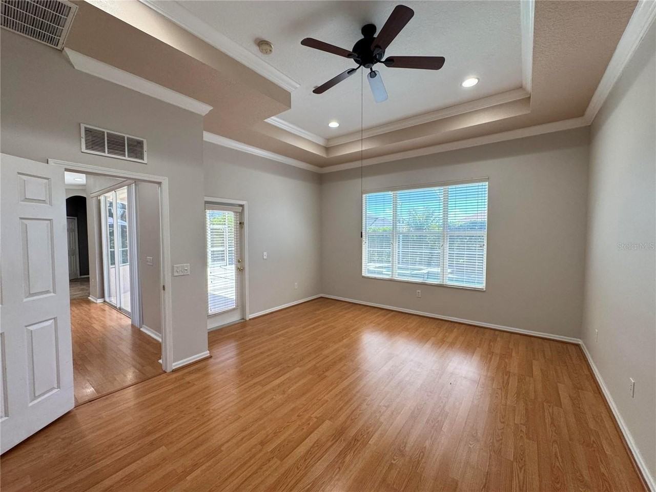 23307 Abercorn Ln - Photo 4 of 16