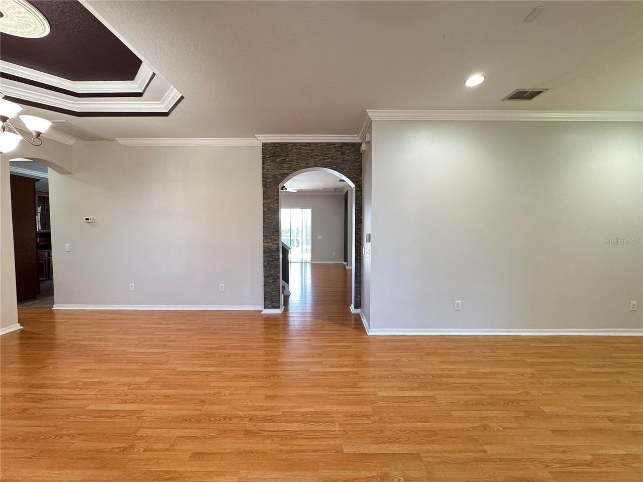 23307 Abercorn Ln - Photo 7 of 16