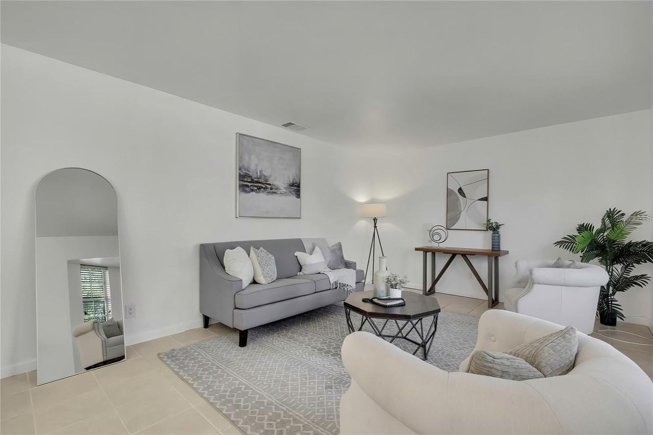 8424 Stillbrook Ave - Photo 3 of 37