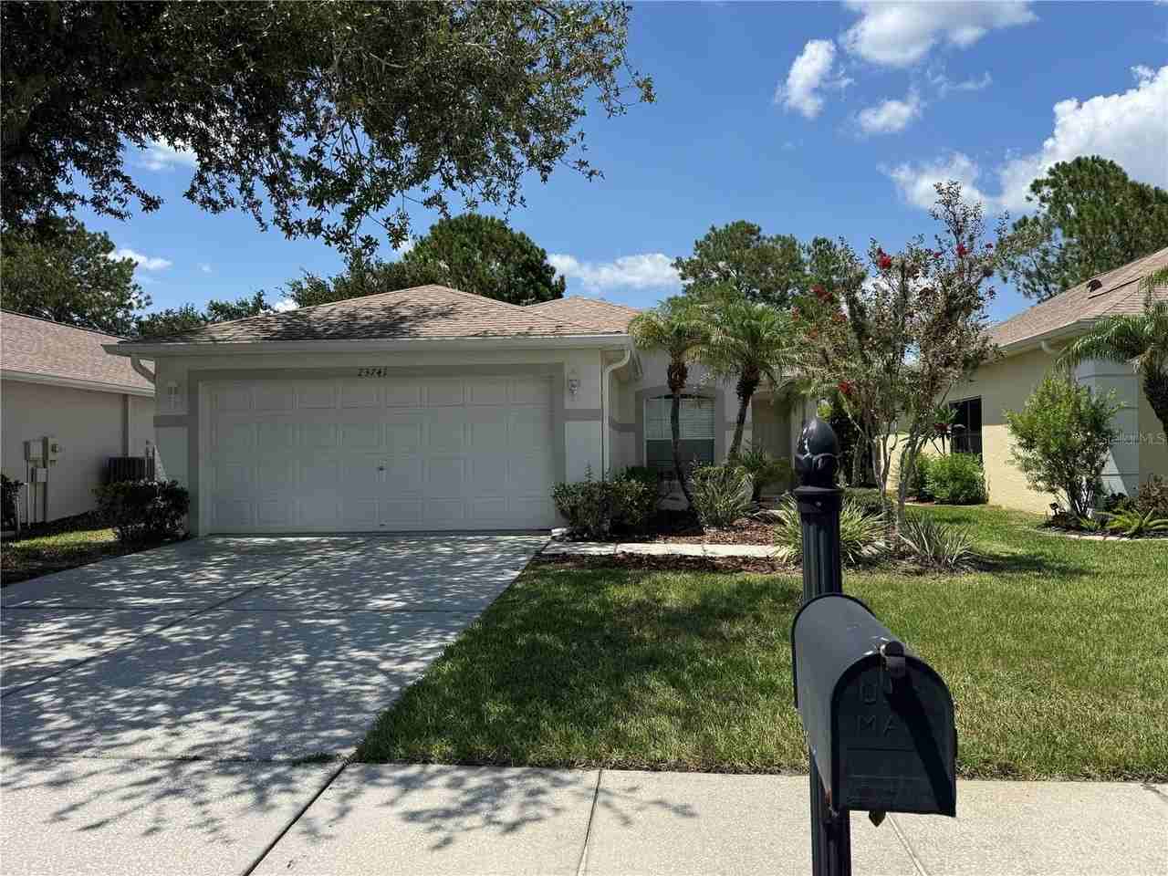 23741 Coral Ridge Ln - Photo 2 of 22