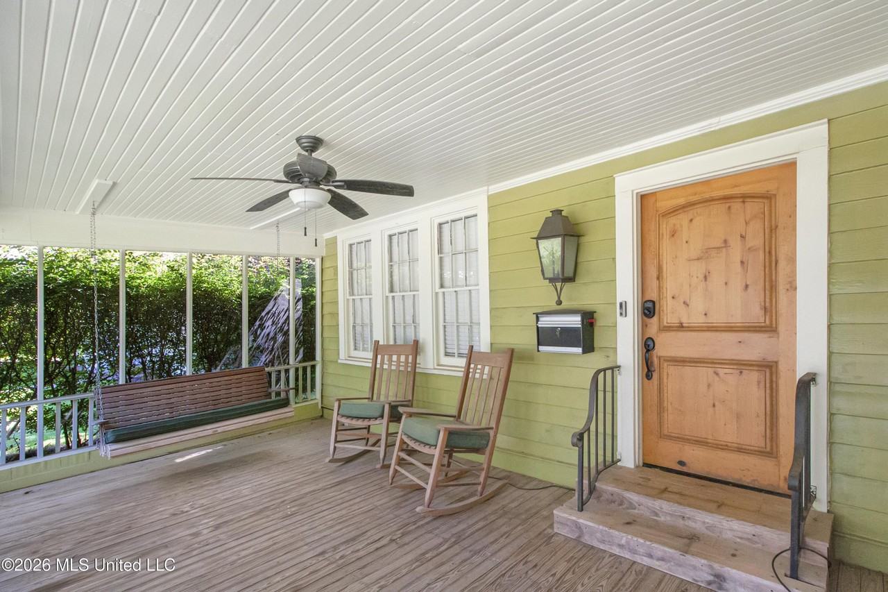 4097 Redwing Ave - Photo 4 of 24