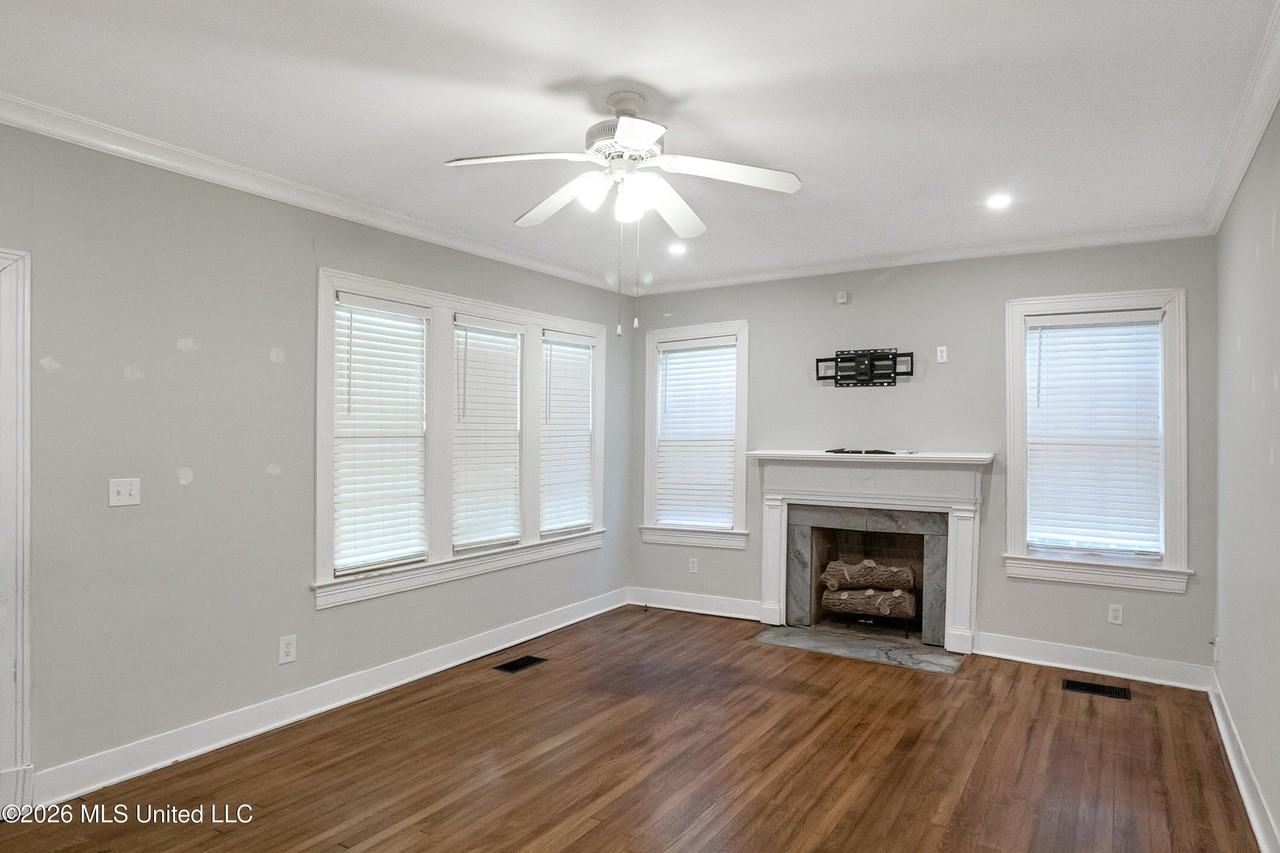 4097 Redwing Ave - Photo 6 of 24