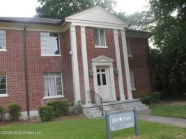 featured image of 1004 Poplar Blvd Apt 2 #Apt 2