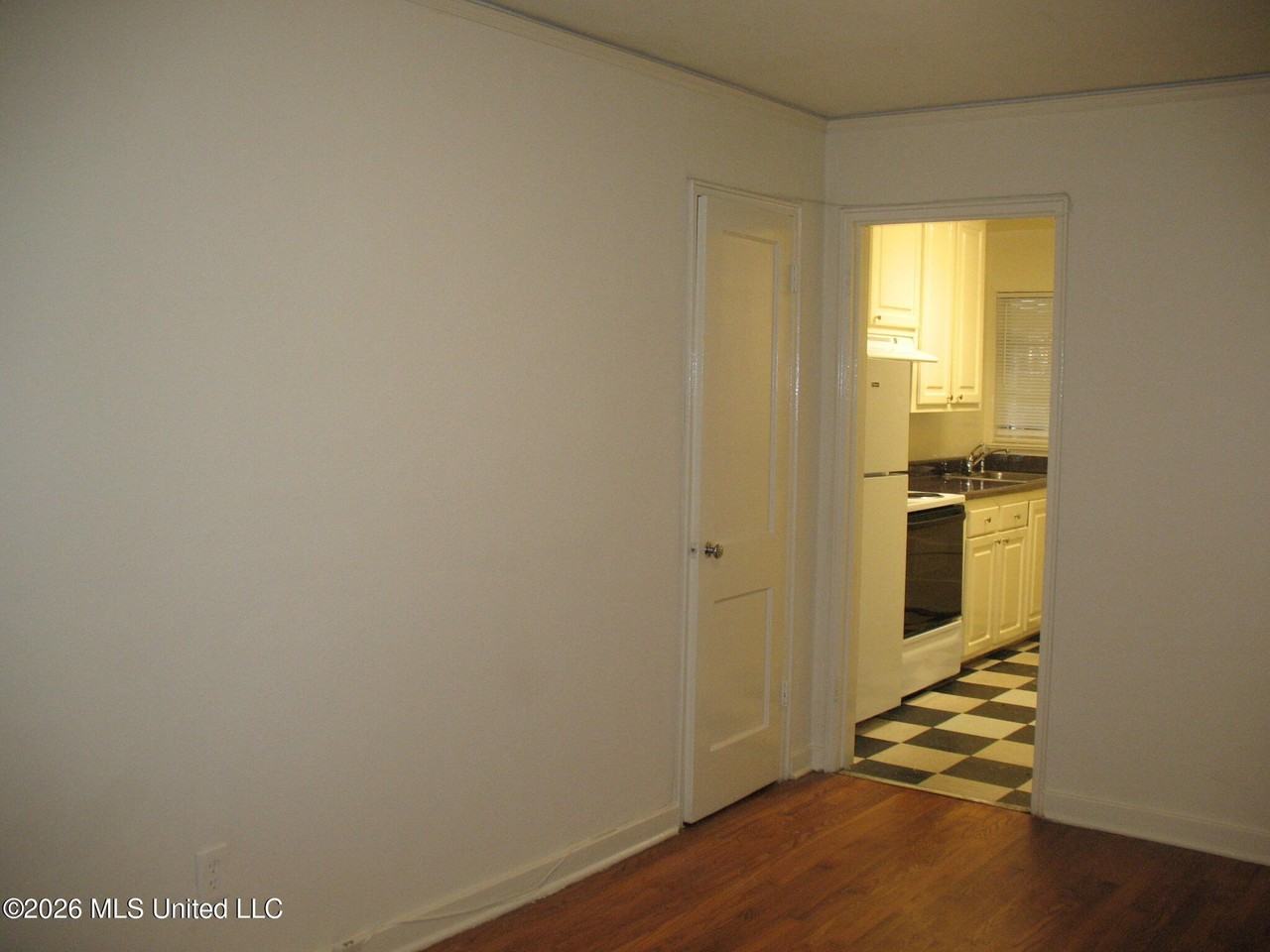 1004 Poplar Blvd Apt 2 - Photo 4 of 18