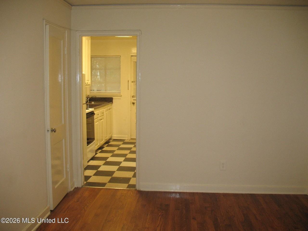 1004 Poplar Blvd Apt 2 - Photo 5 of 18