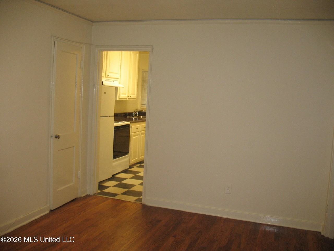 1004 Poplar Blvd Apt 2 - Photo 6 of 18