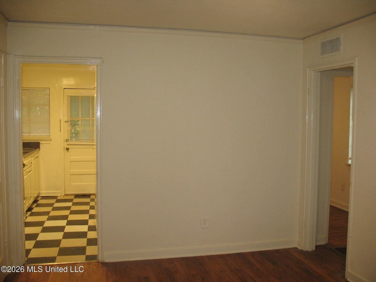 1004 Poplar Blvd Apt 2 - Photo 7 of 18