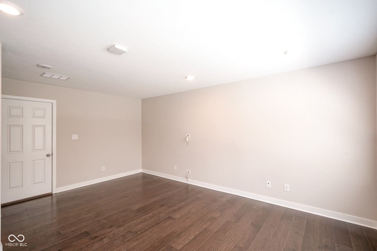 8239 Bostic Dr - Photo 5 of 37