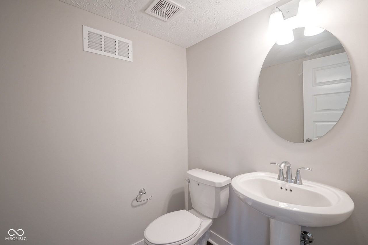 8239 Bostic Dr - Photo 7 of 37