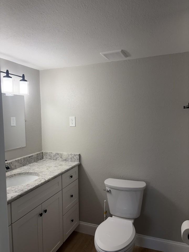 21074 Hamilton Ave - Photo 6 of 12