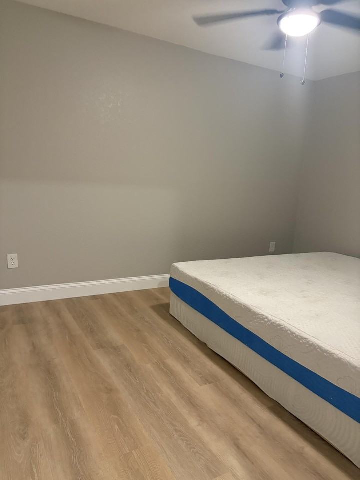 21074 Hamilton Ave - Photo 7 of 12
