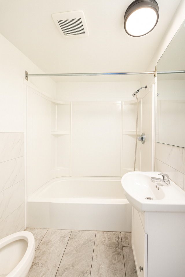 3475 Rue Petitclerc #13 - Photo 7 of 12