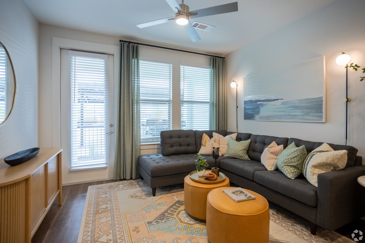 Alexan Cypress Creek - Photo 2 of 40