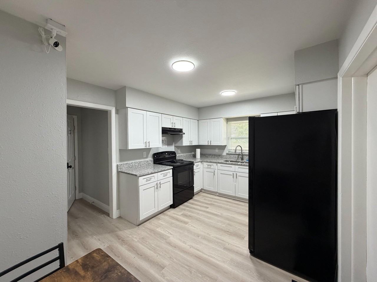 Leeway Ave - Photo 2 of 35