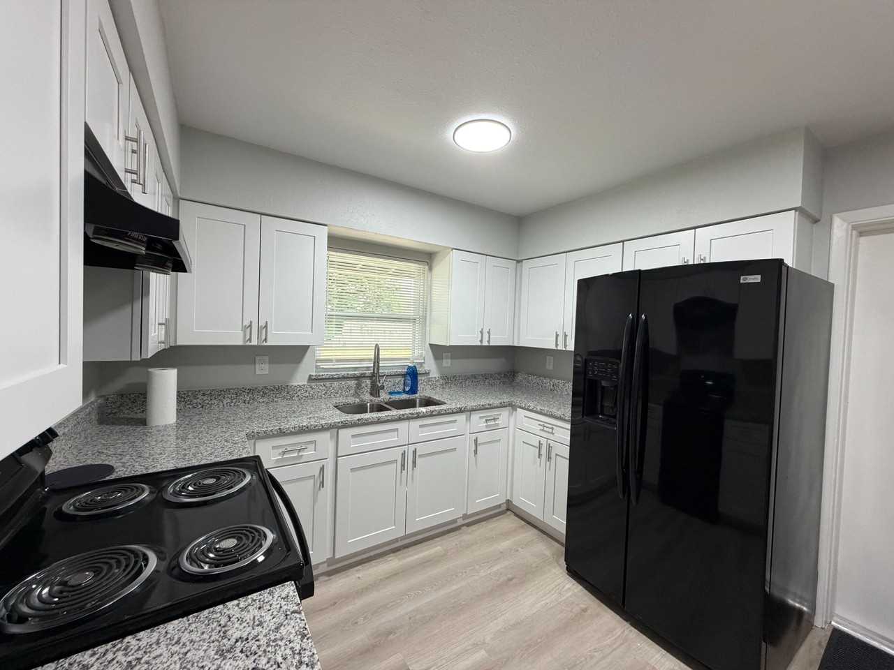 Leeway Ave - Photo 3 of 35