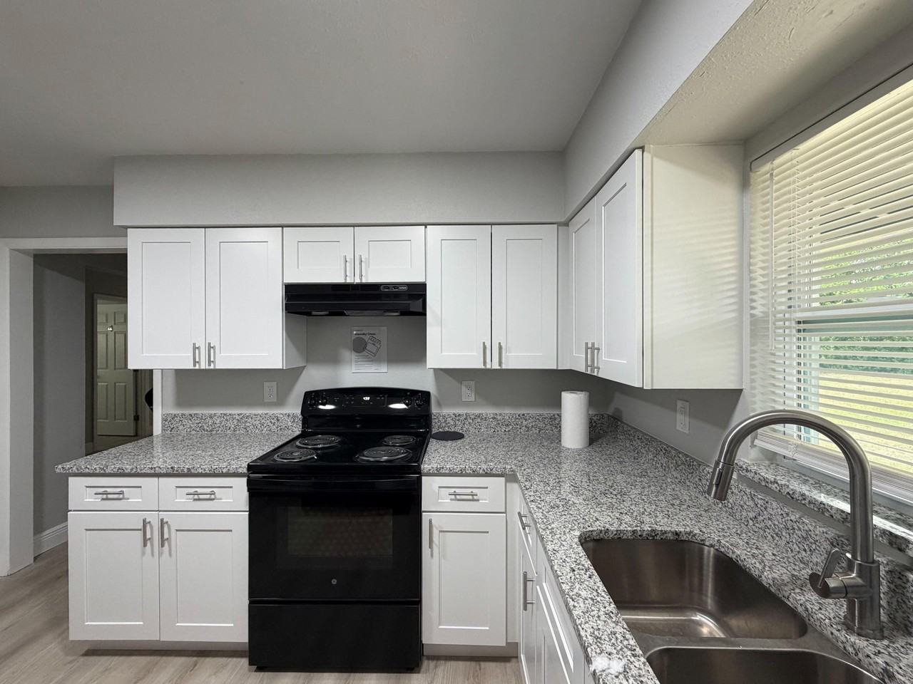 Leeway Ave - Photo 5 of 35