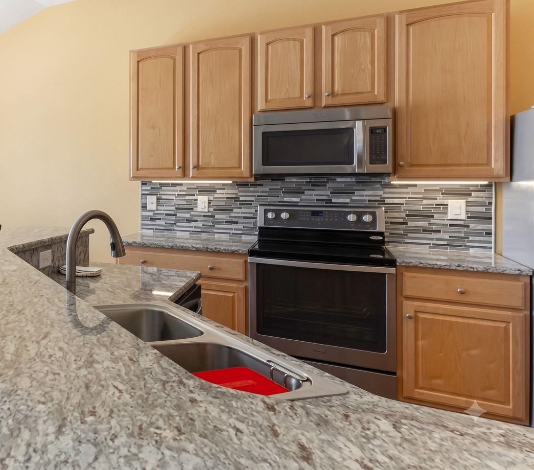 Circlegreen Dr - Photo 2 of 11