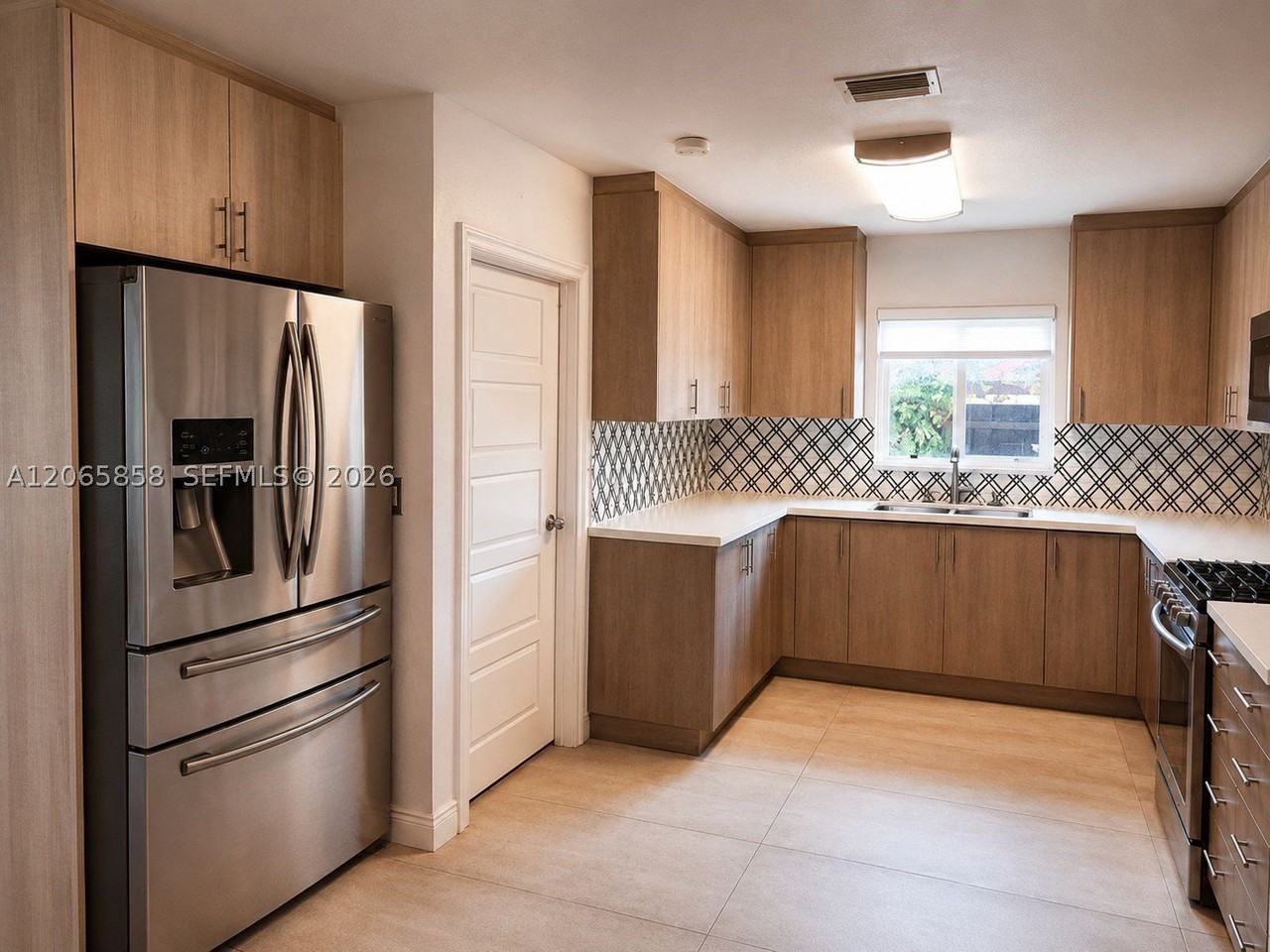9461 Sw 62nd St - Photo 3 of 3