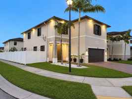 featured image of 3555 W 106th St