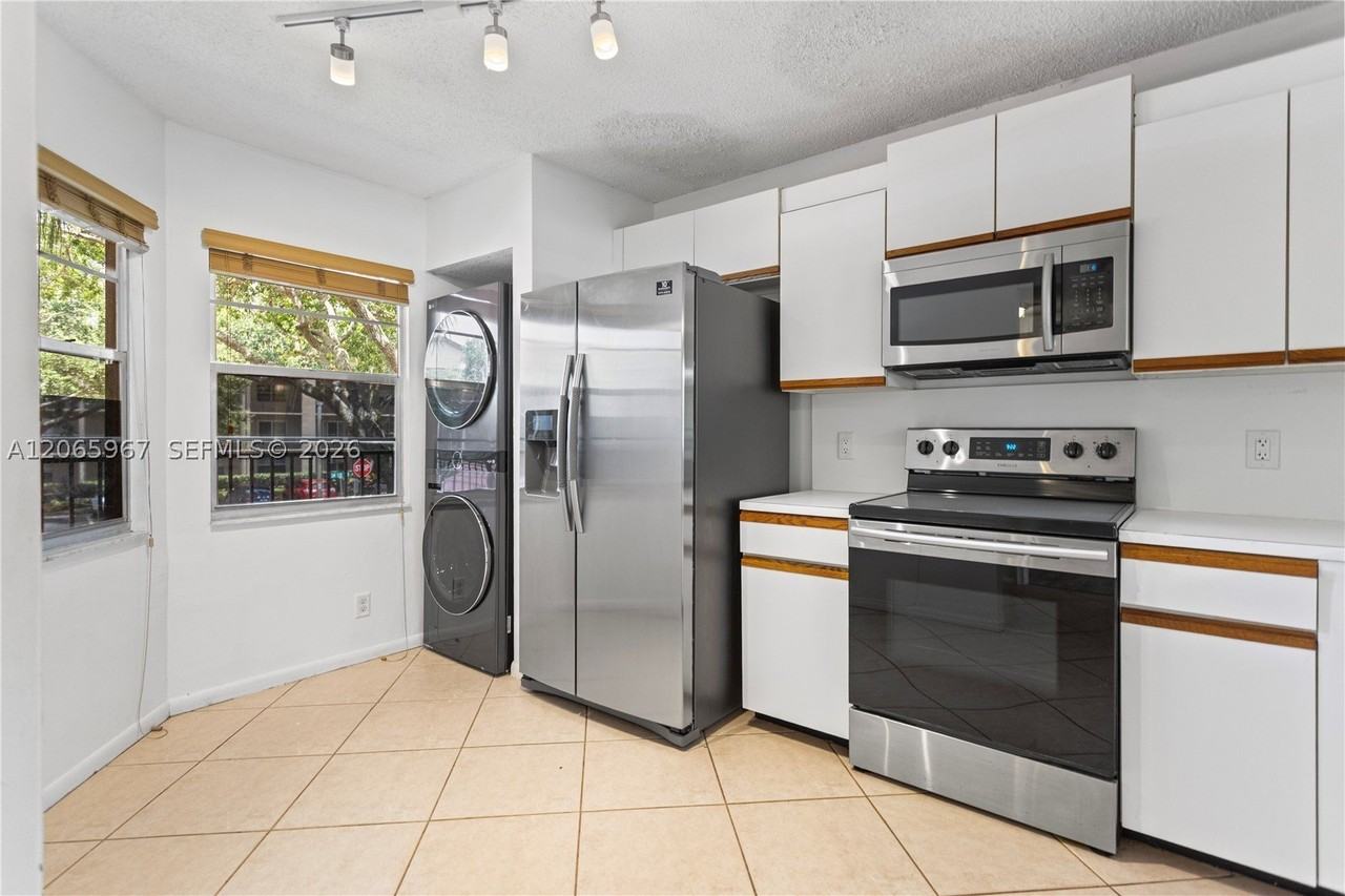 1100 Sw 128th Ter #210U - Photo 3 of 15