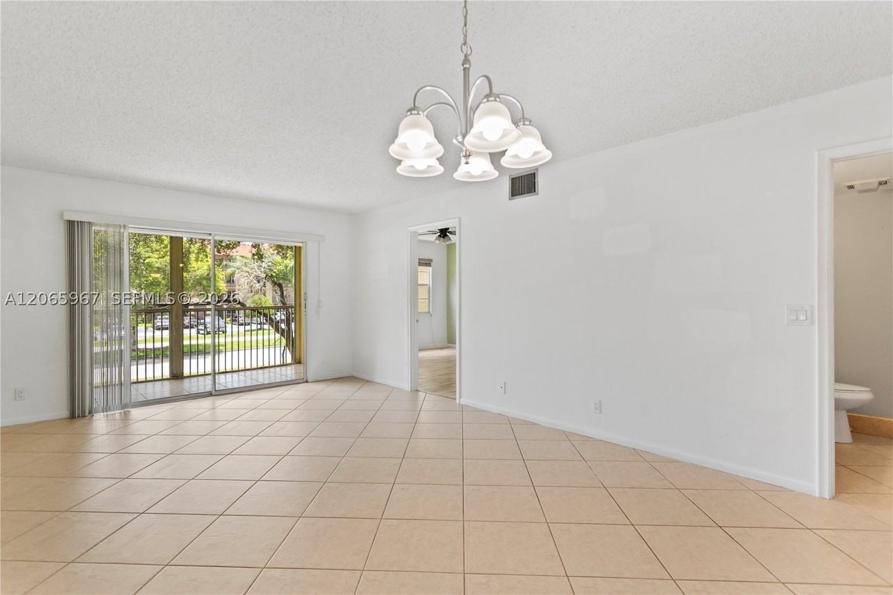 1100 Sw 128th Ter #210U - Photo 4 of 15