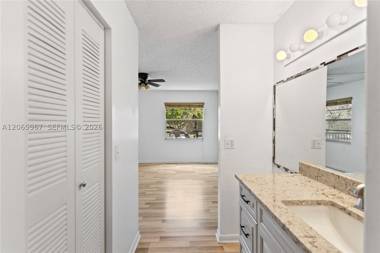 1100 Sw 128th Ter #210U - Photo 6 of 15