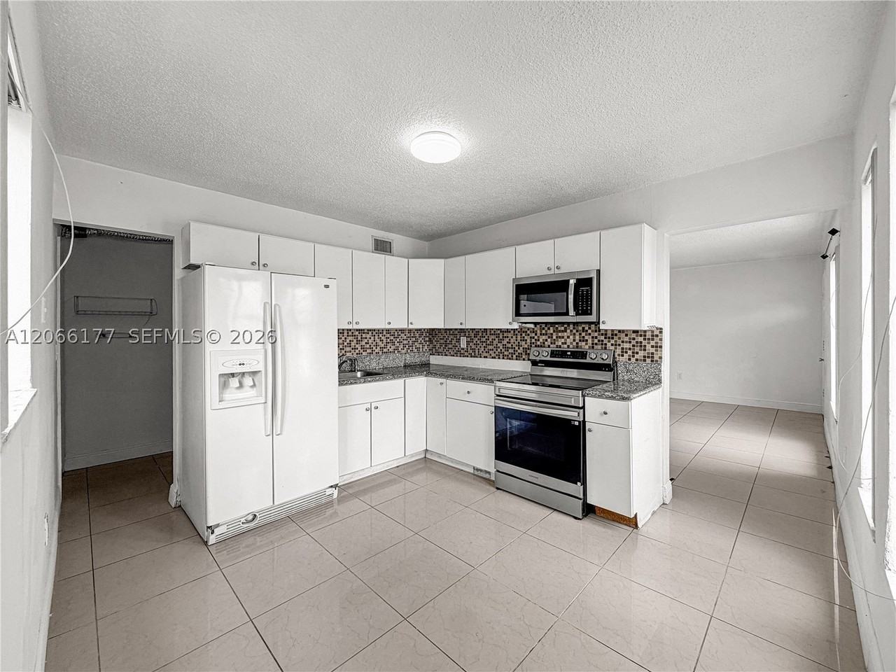 9103 Sw 38th St #A - Photo 6 of 26