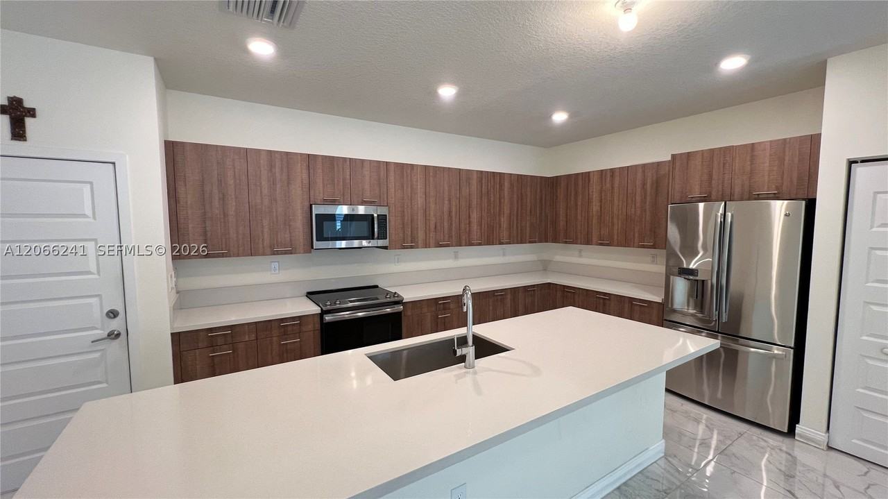 4738 Nw 83rd Path #4738 - Photo 4 of 20