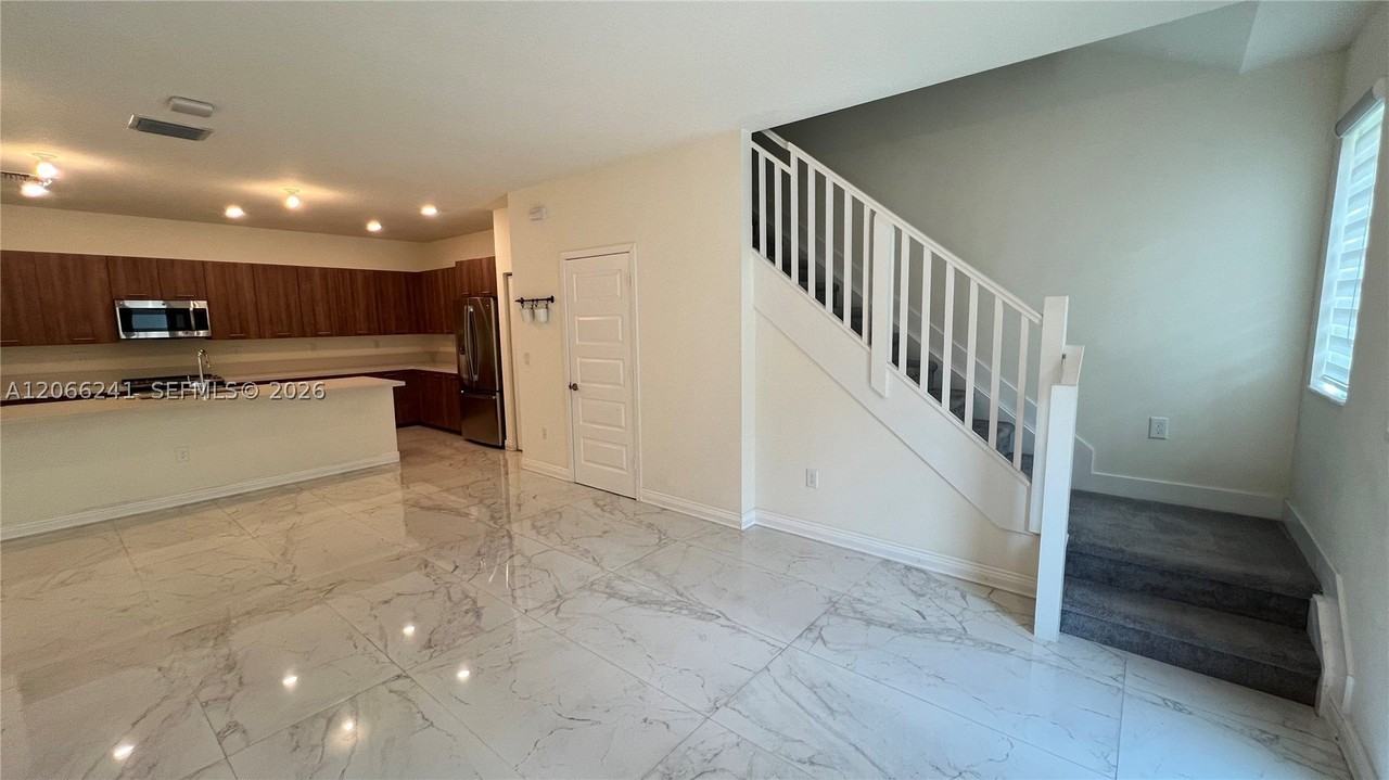 4738 Nw 83rd Path #4738 - Photo 5 of 20