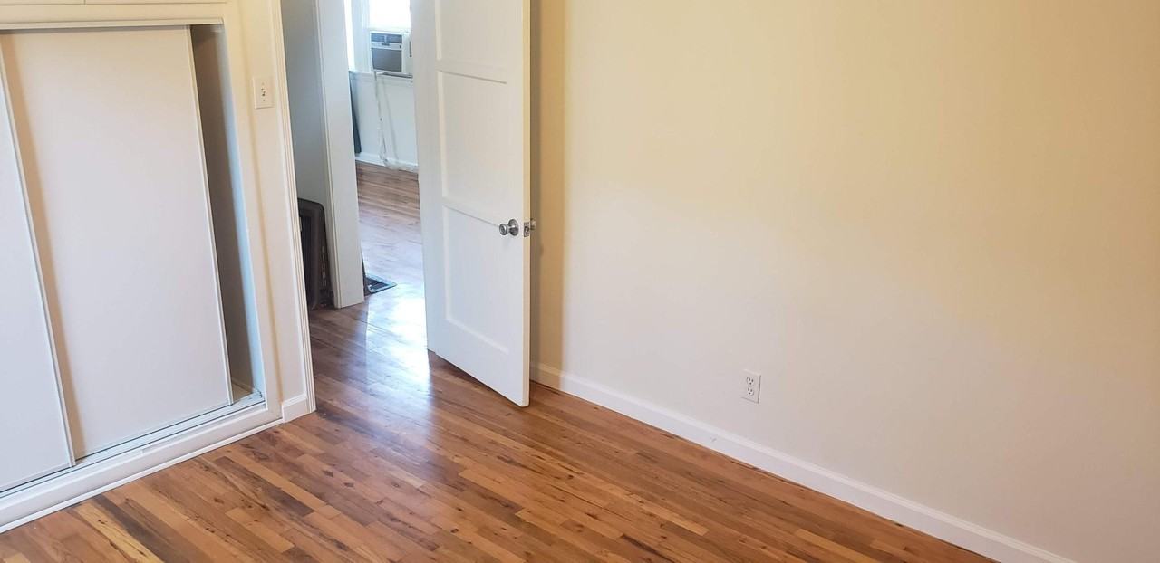 1724 North Hollywood Way #B - Photo 4 of 7