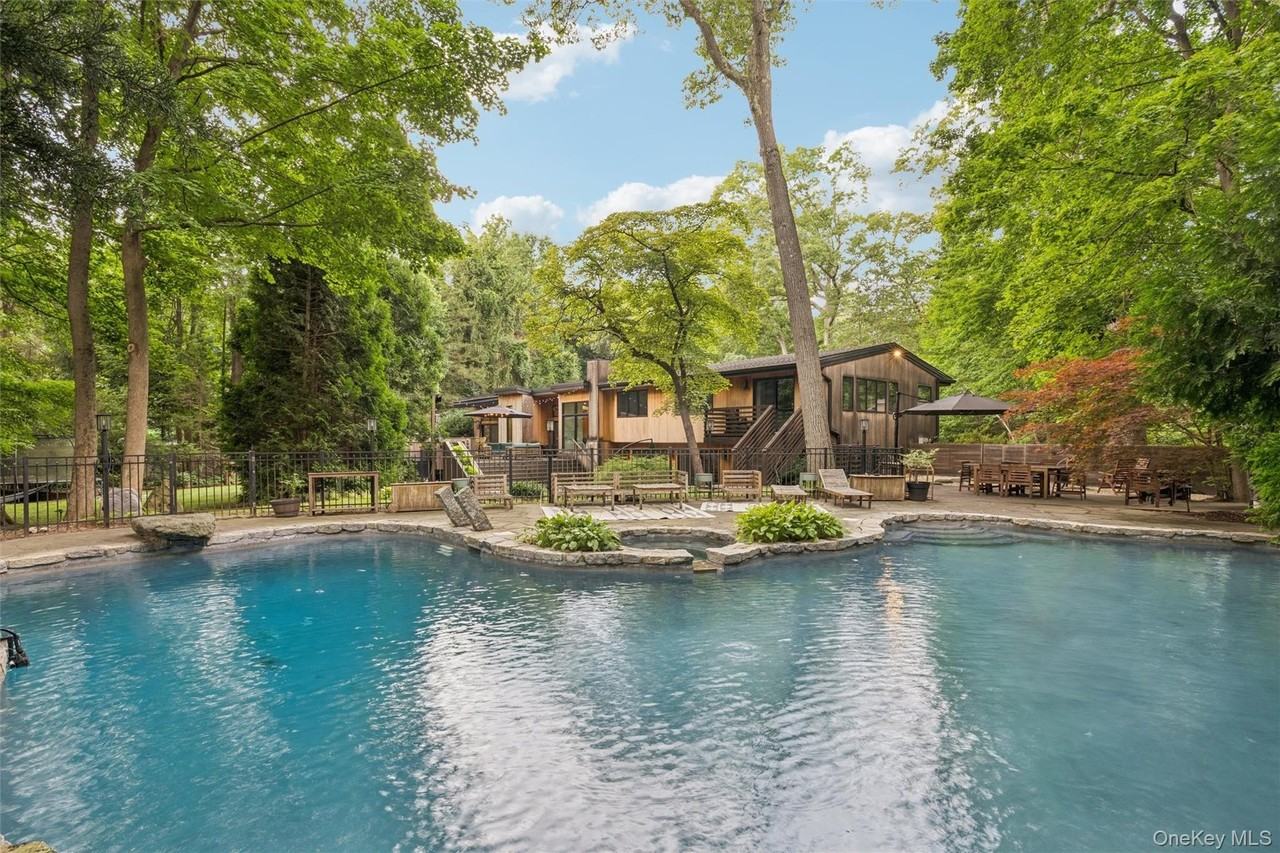 14 Tall Tree Ct - Photo 3 of 22