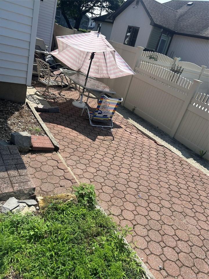 79 Sagamore Rd - Photo 2 of 9