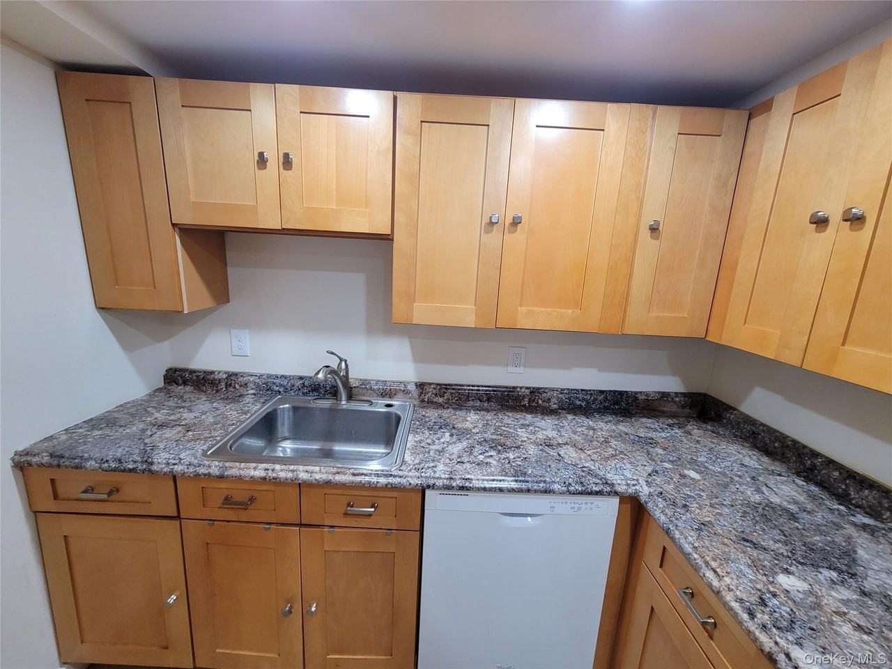 44 Main St #3 - Photo 5 of 19