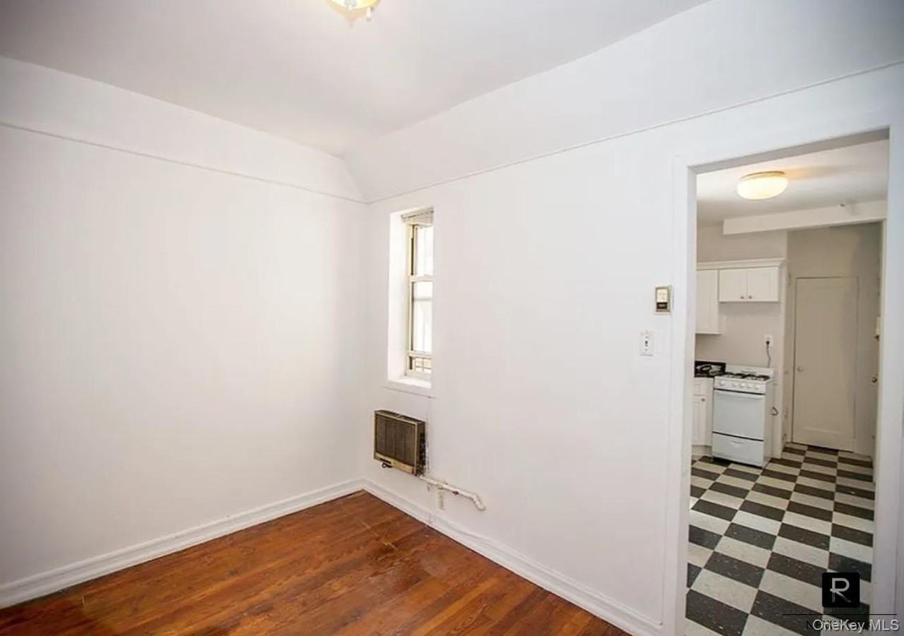 232 E 26th St #15 - Photo 2 of 3