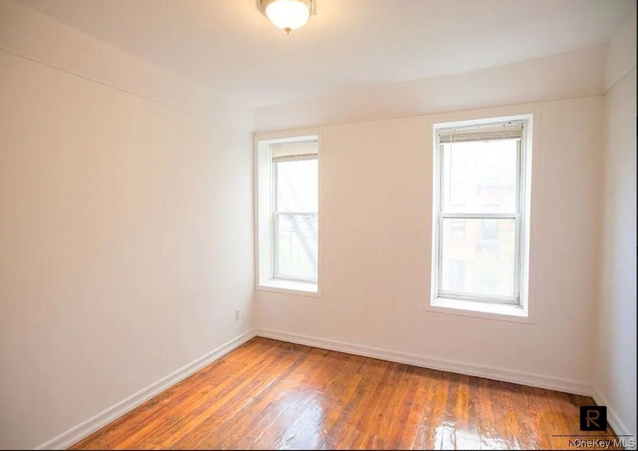 232 E 26th St #15 - Photo 3 of 3