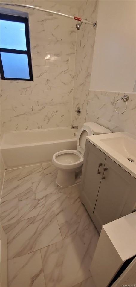 254 Martine Ave #1C - Photo 4 of 18