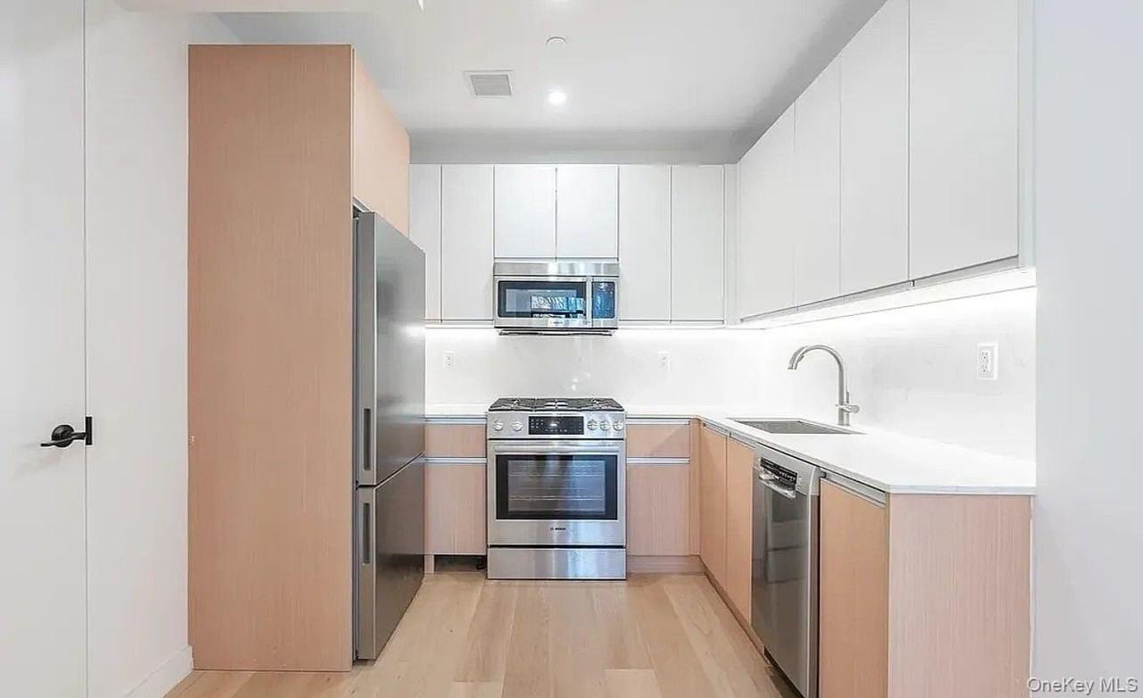 3119 29th St #2A - Photo 3 of 6