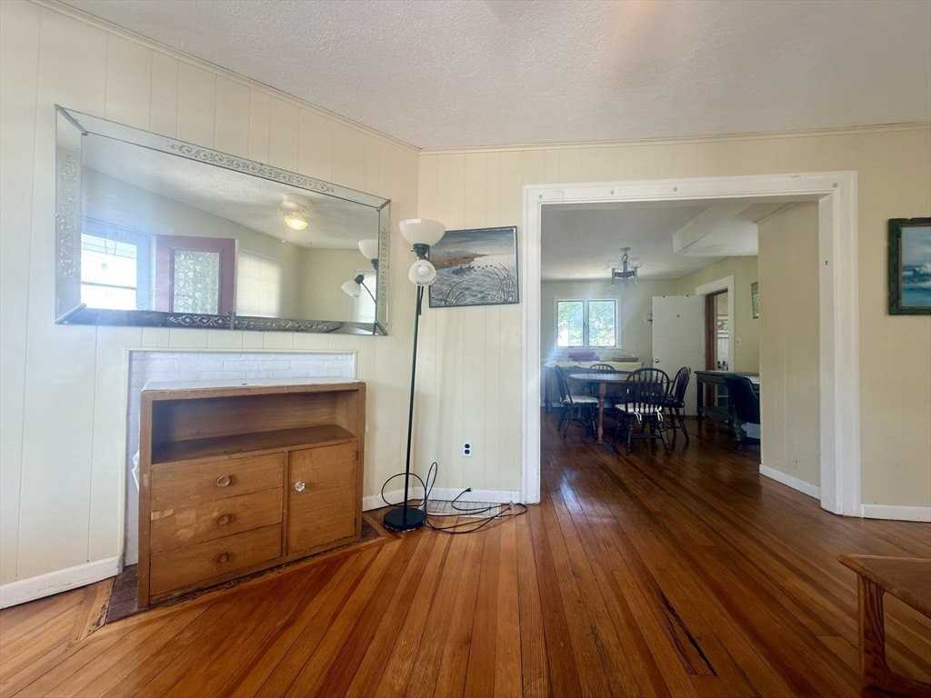 59 C St - Photo 4 of 37