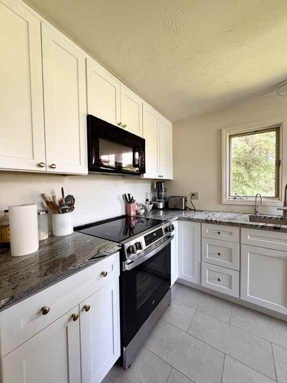 12 Birchwood Ln #12 - Photo 2 of 29