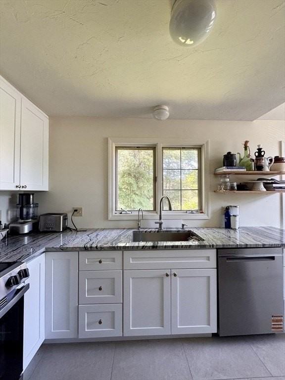 12 Birchwood Ln #12 - Photo 4 of 29